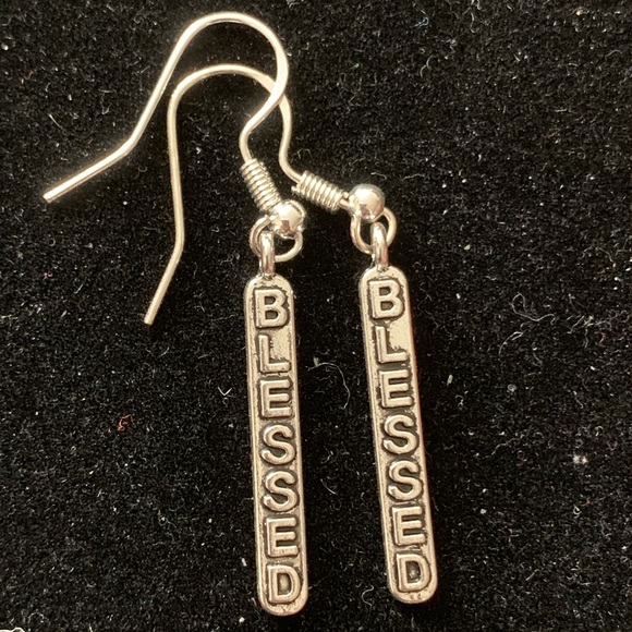 Earrings - Picture 4 of 4